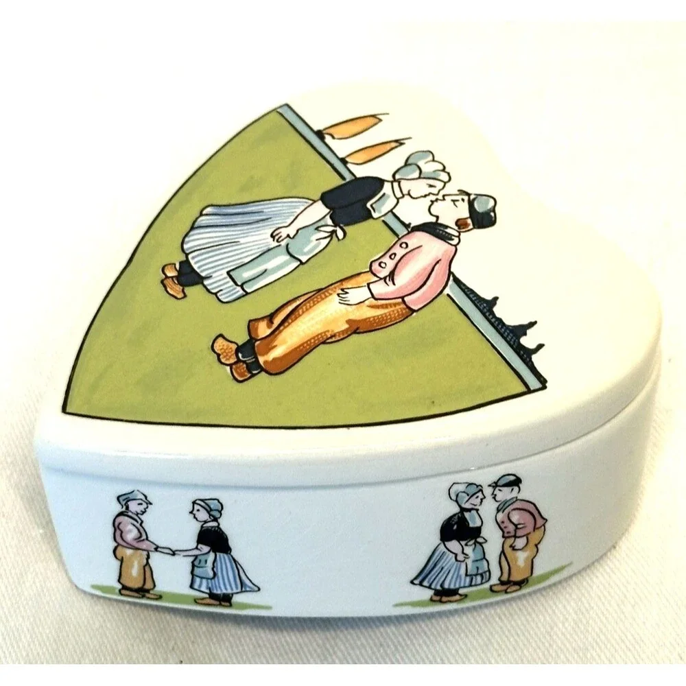 Heart Shape Trinket Box Polychroom Regina Gouda Handpainted Delftware Holland